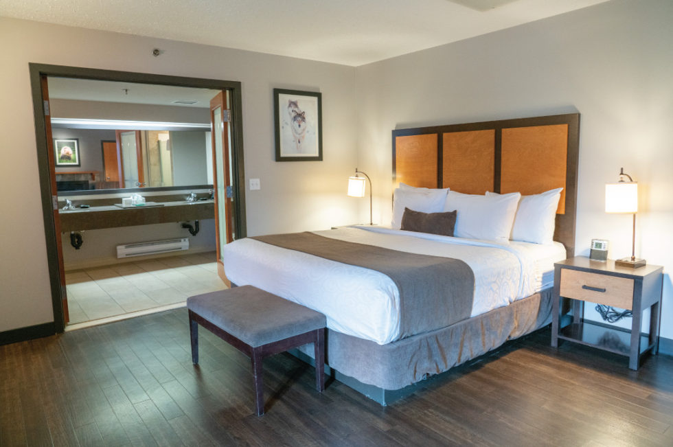 Executive King Suite Pocaterra Inn & Waterslide